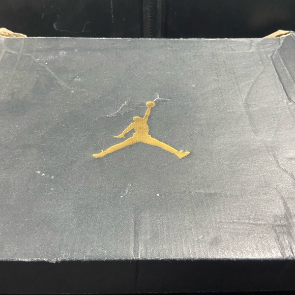 Jordan 12 cherry red size 10.5 with replacement box - Picture 11 of 11